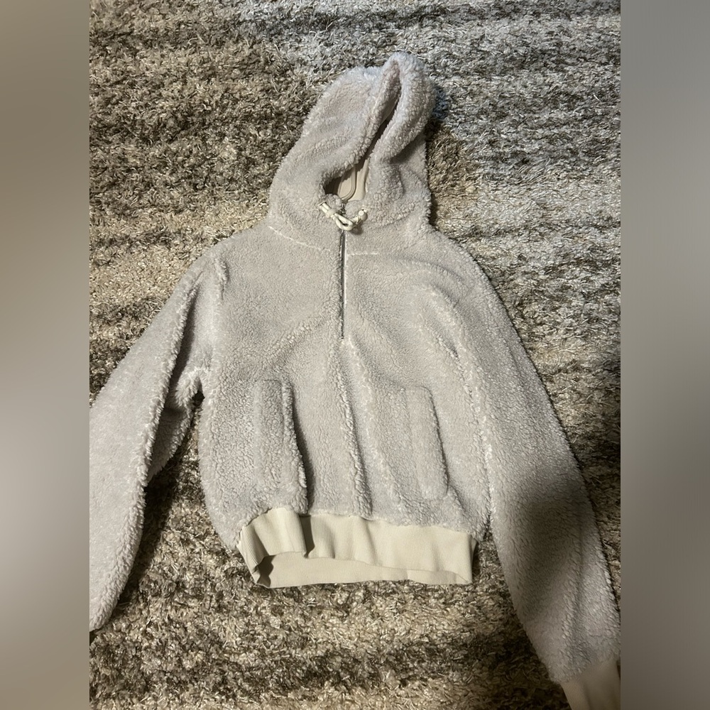 Women’s lululemon pullover